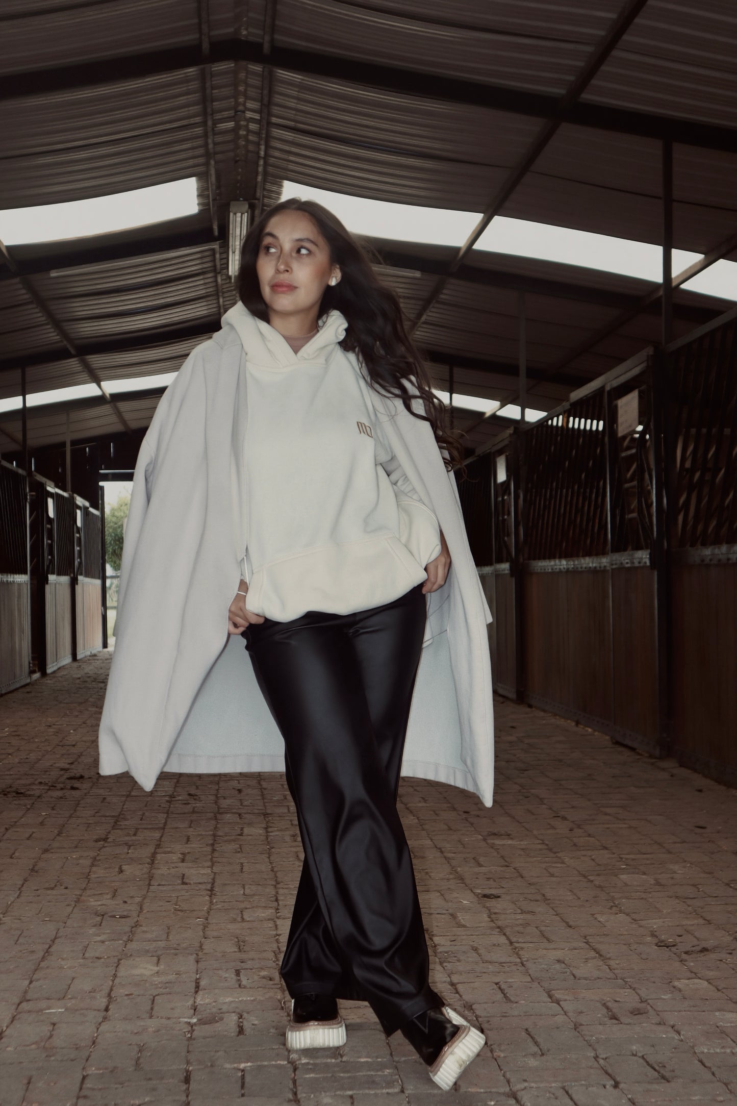 HOODIE IVORY CHIGÜIRO